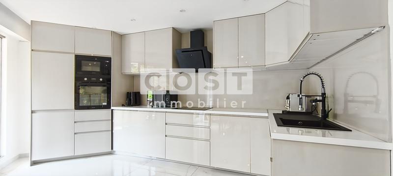 Appartement - 107 m² - 5 pièces