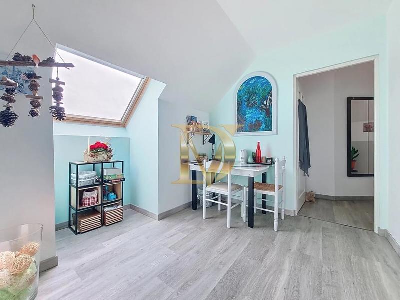 Maison - 230 m² - 8 pièces