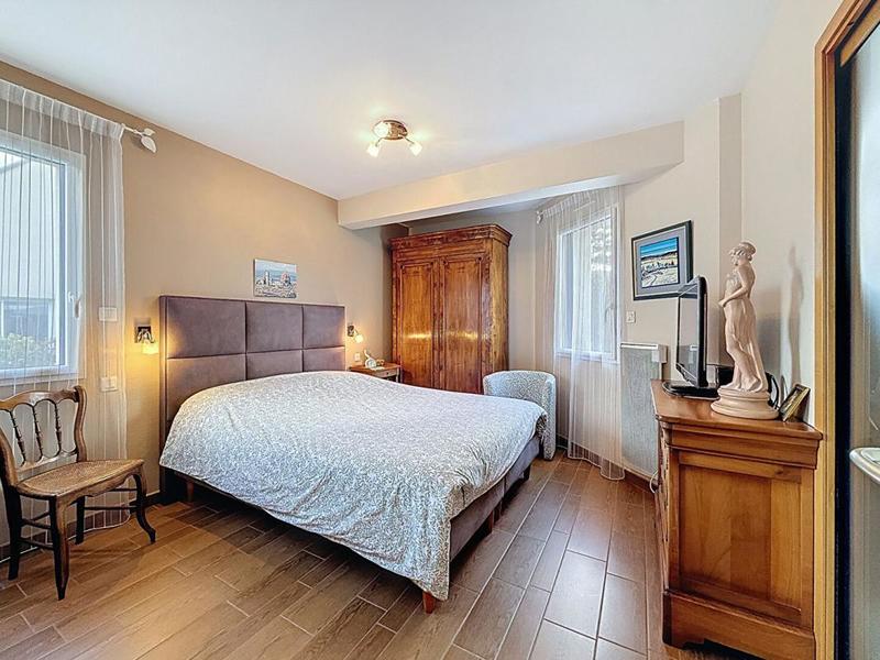 Maison - 220 m² - 7 pièces