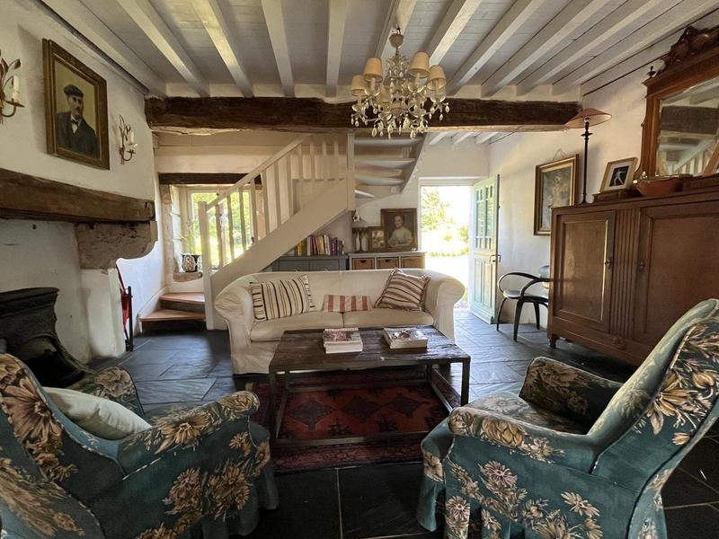 Maison - 240 m² - 9 pièces