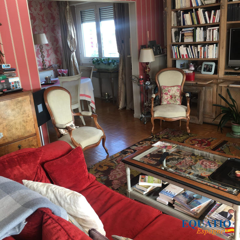 Appartement - 110 m² - 6 pièces