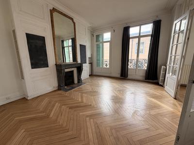 Appartement - 129 m² - 6 pièces