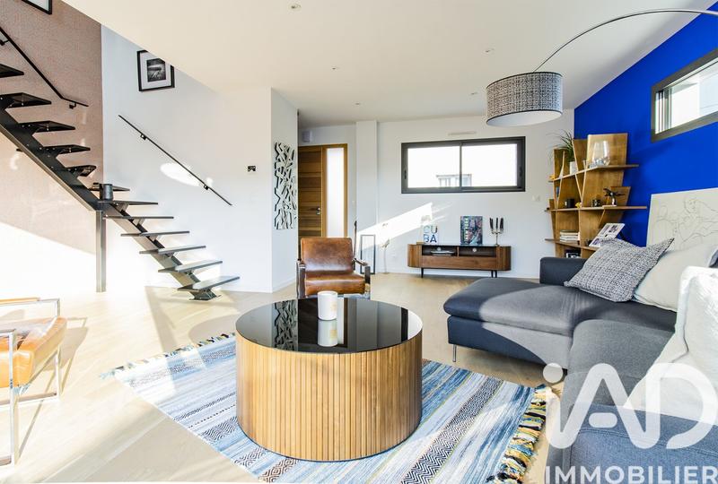 Maison - 99 m² - 5 pièces