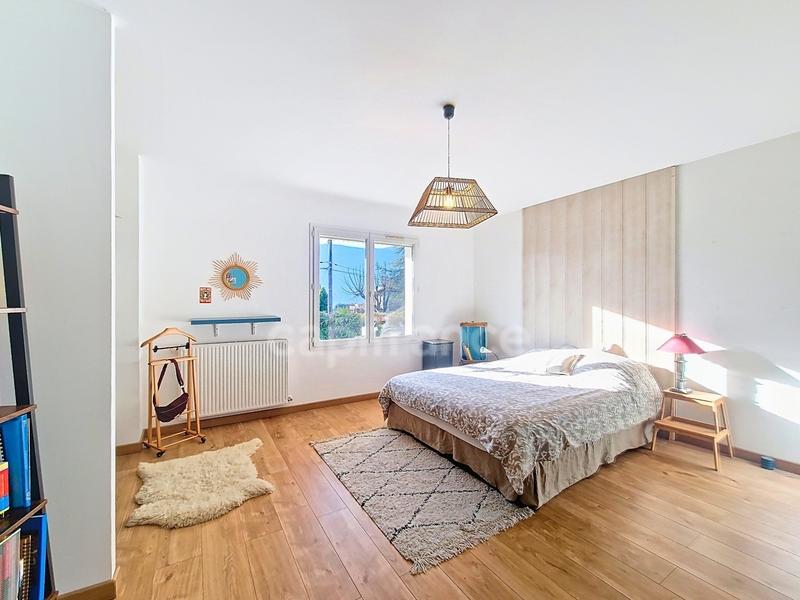 Maison - 310 m² - 8 pièces