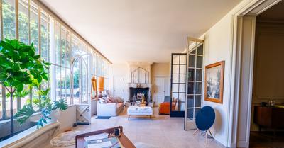 Maison - 345 m² - 8 pièces