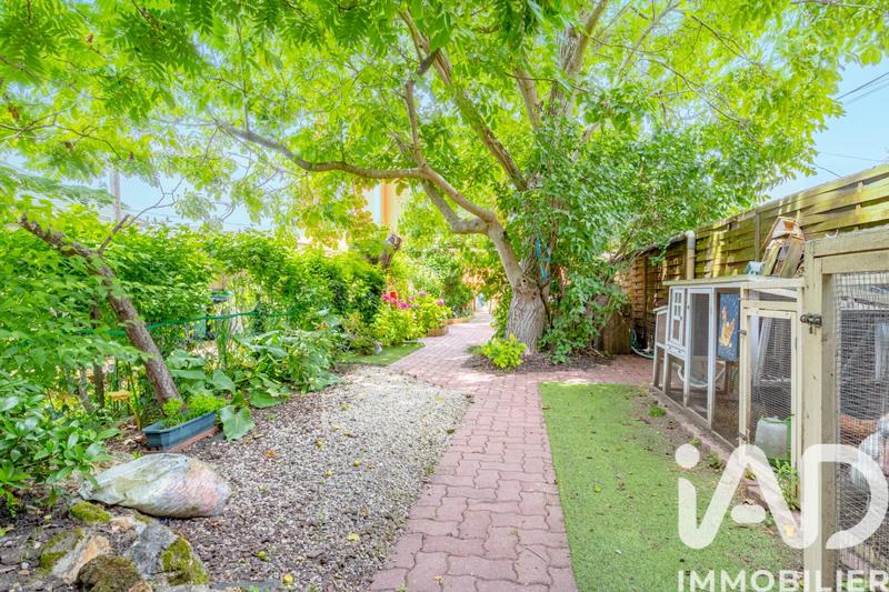 Maison - 180 m² - 9 pièces