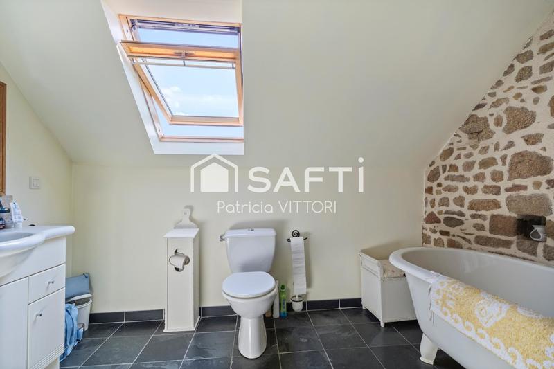 Maison - 222 m² - 8 pièces