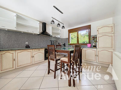 Maison - 246 m² - 5 pièces