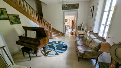 Maison - 340 m² - 13 pièces