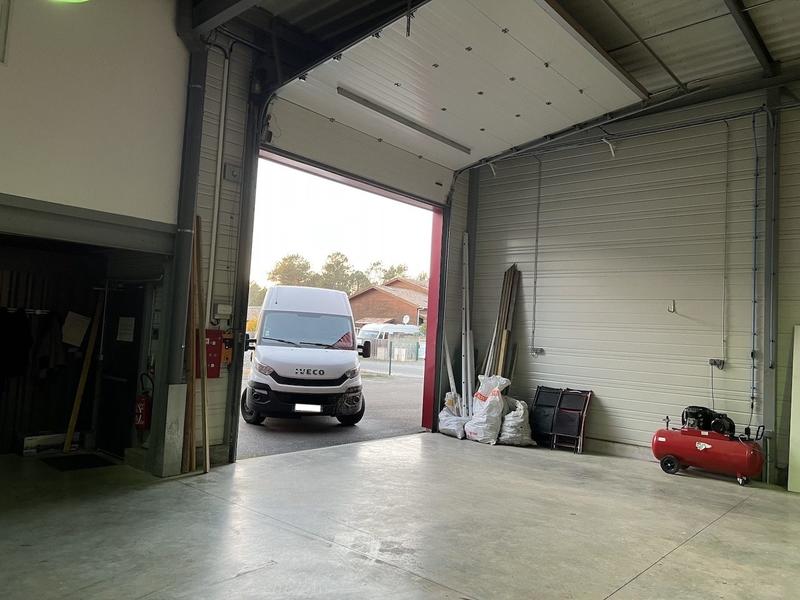 Local d'activités - 376 m² - 4 pièces