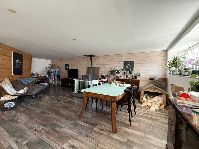 Appartement - 104 m² - 2 pièces