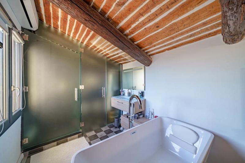 Appartement - 110 m² - 4 pièces