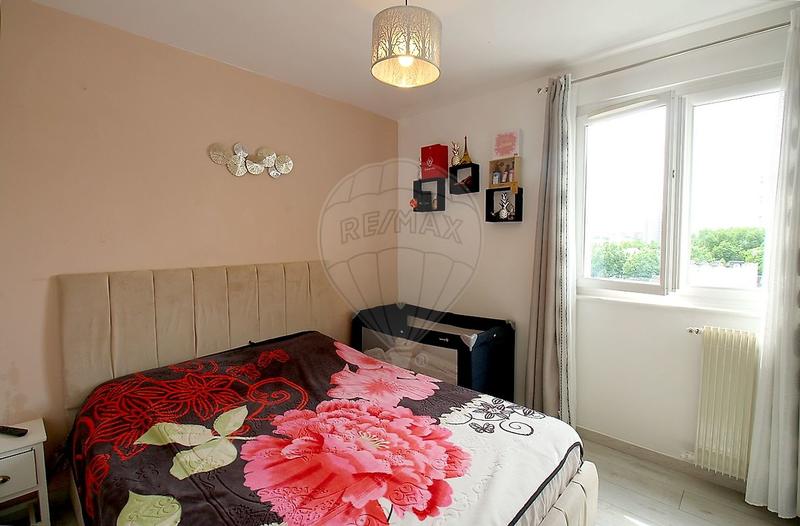 Appartement - 80 m² - 4 pièces