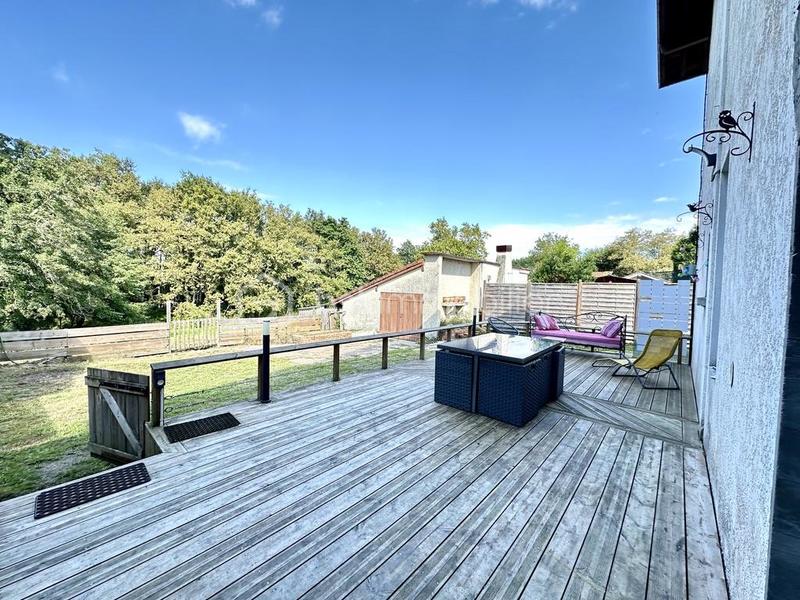 Demeure - 257 m² - 9 pièces