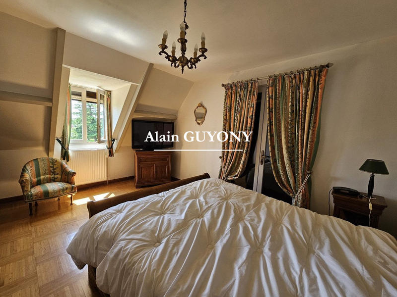 Maison traditionnelle - 144 m² - 6 pièces