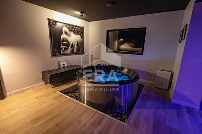 Maison - 245 m² - 6 pièces