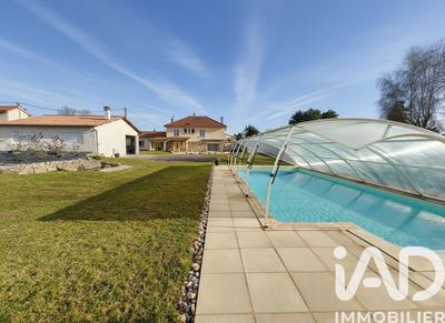 Maison - 211 m² - 6 pièces