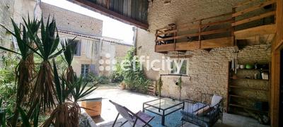 Maison - 121 m² - 8 pièces