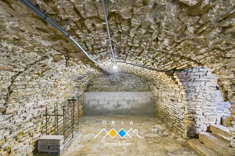 Maison - 235 m² - 10 pièces