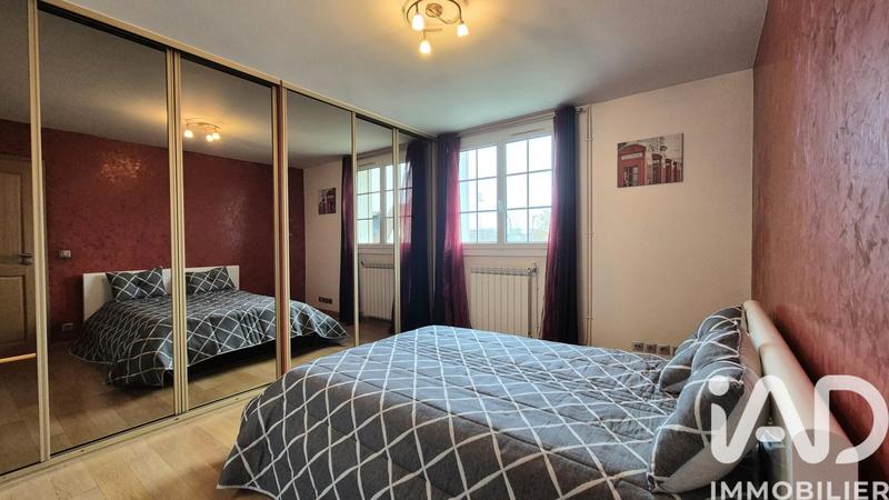 Maison - 230 m² - 7 pièces