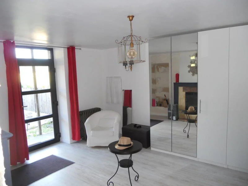 Maison traditionnelle - 219 m² - 9 pièces