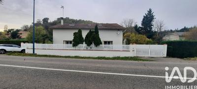 Maison - 218 m² - 6 pièces