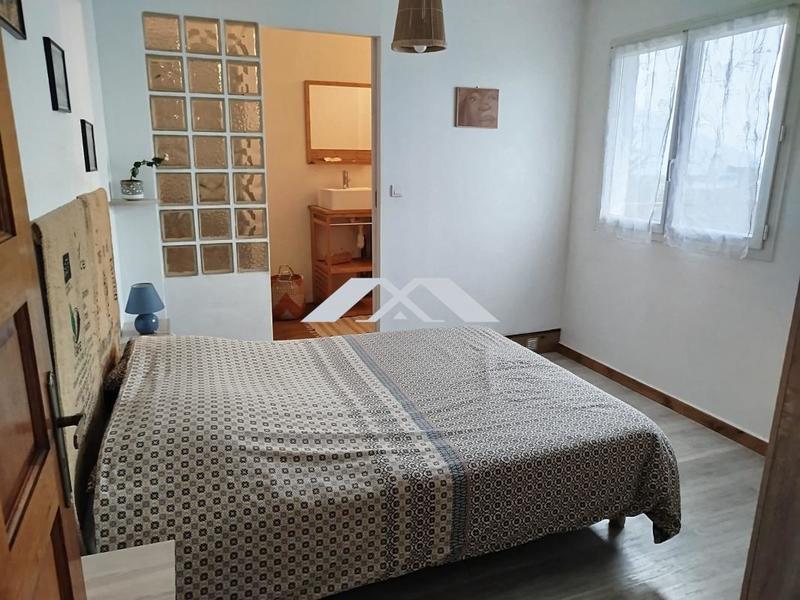 Villa - 196 m² - 8 pièces