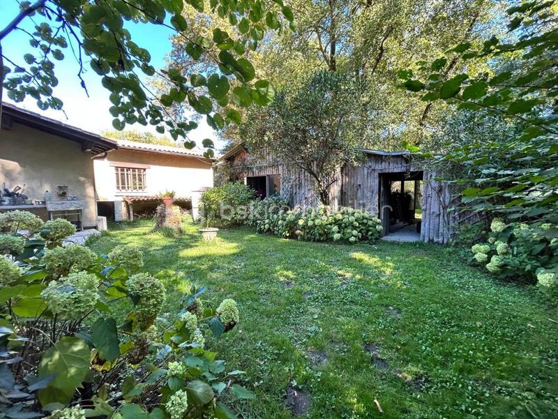 Maison - 208 m² - 6 pièces