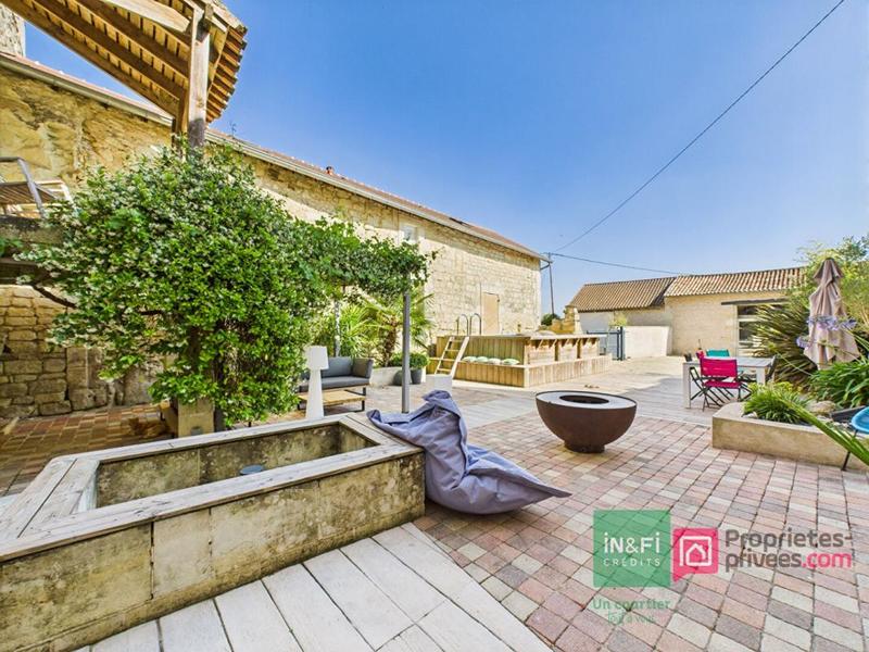 Maison - 294 m² - 10 pièces