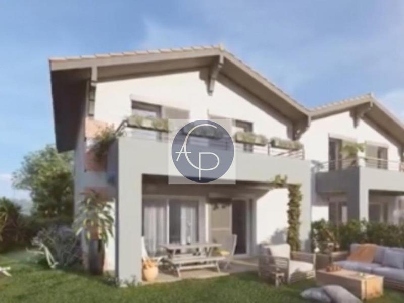 Maison - 96 m² - 4 pièces