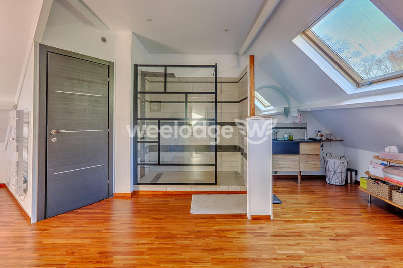 Maison - 213 m² - 6 pièces