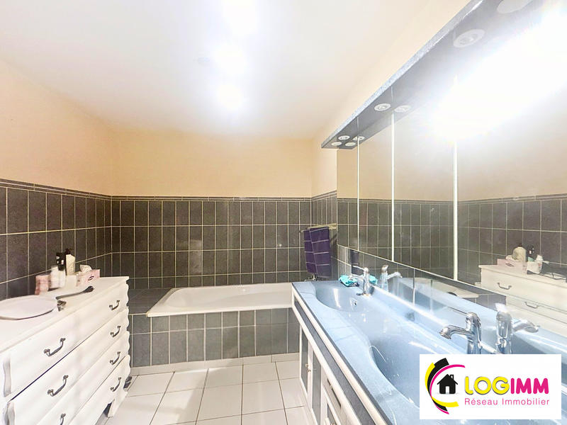 Appartement - 160 m² - 4 pièces