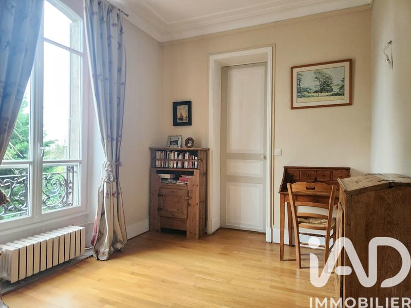 Maison - 280 m² - 9 pièces