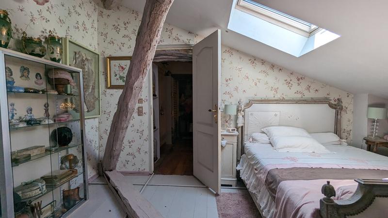 Maison - 222 m² - 6 pièces