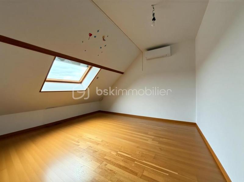 Maison - 161 m² - 8 pièces