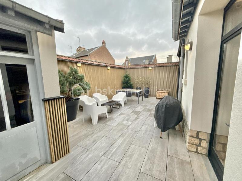 Demeure - 200 m² - 6 pièces