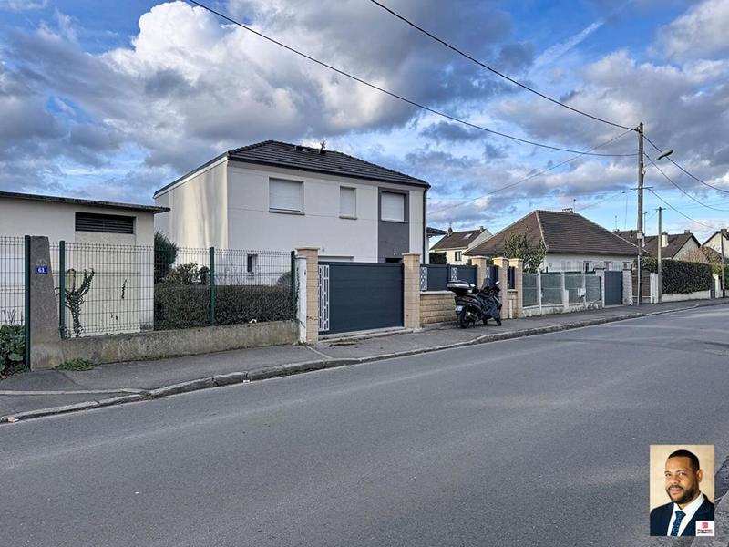 Maison - 121 m² - 5 pièces