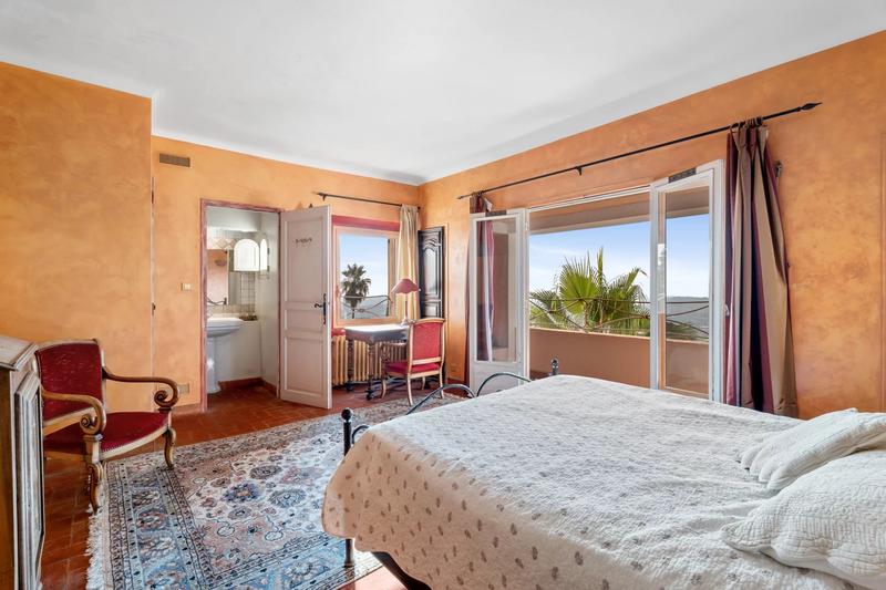 Maison - 322 m² - 10 pièces