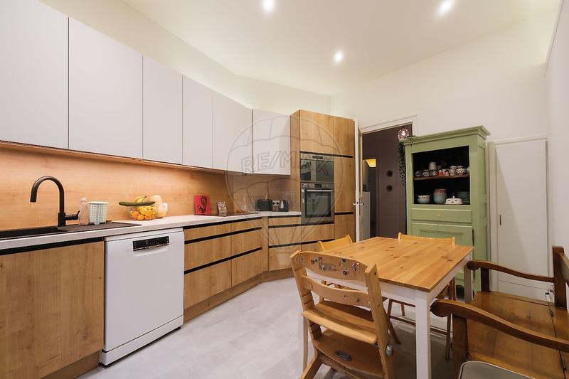 Appartement - 147 m² - 5 pièces