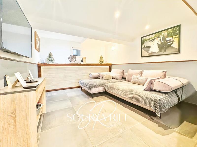 Maison - 200 m² - 7 pièces