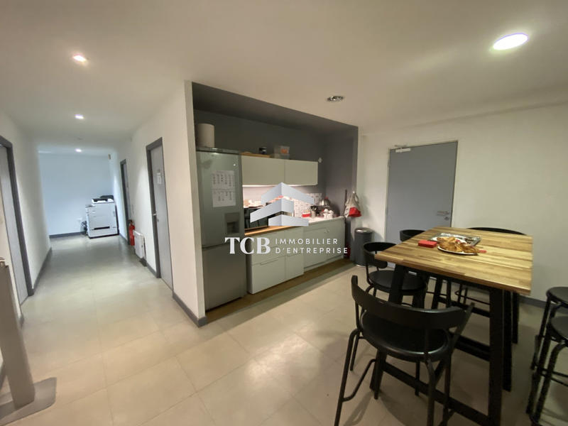 Local d'activités - 820 m²