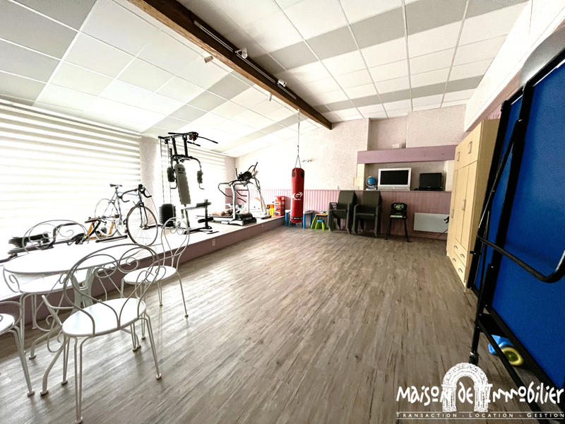 Maison - 380 m² - 9 pièces