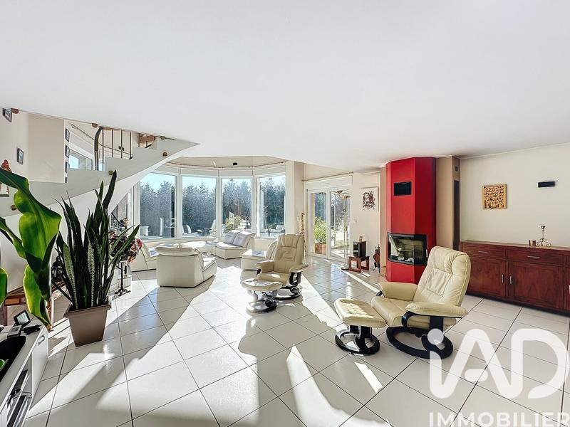 Maison de maîtres - 303 m² - 13 pièces