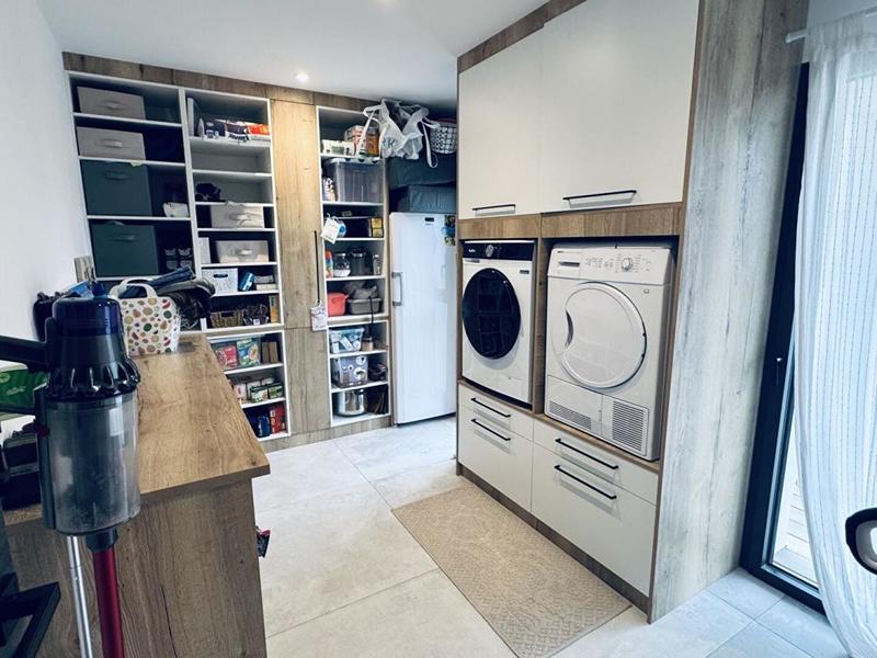 Villa - 180 m² - 8 pièces