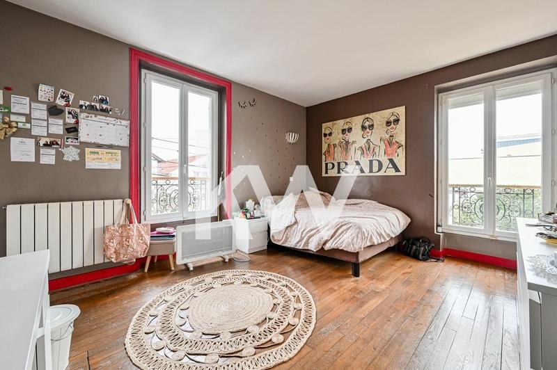 Maison - 230 m² - 8 pièces