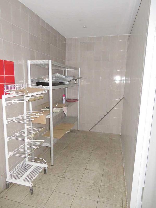 Magasins - 139 m² - 4 pièces