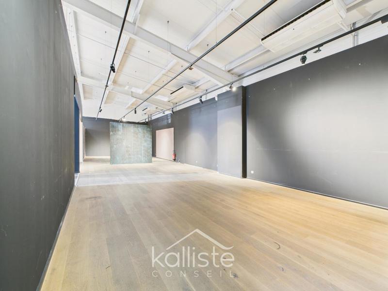 Local commercial - 437 m²