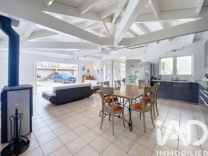 Maison - 212 m² - 8 pièces