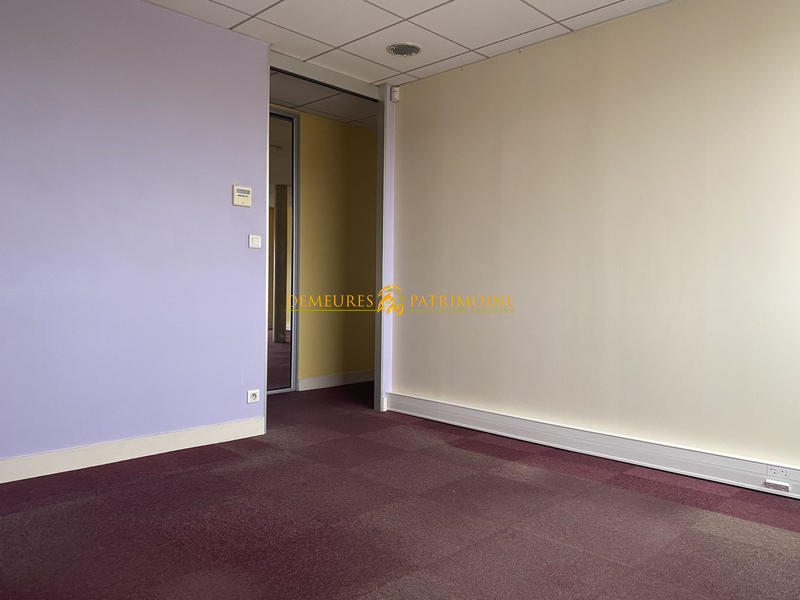 Bureau - 300 m²