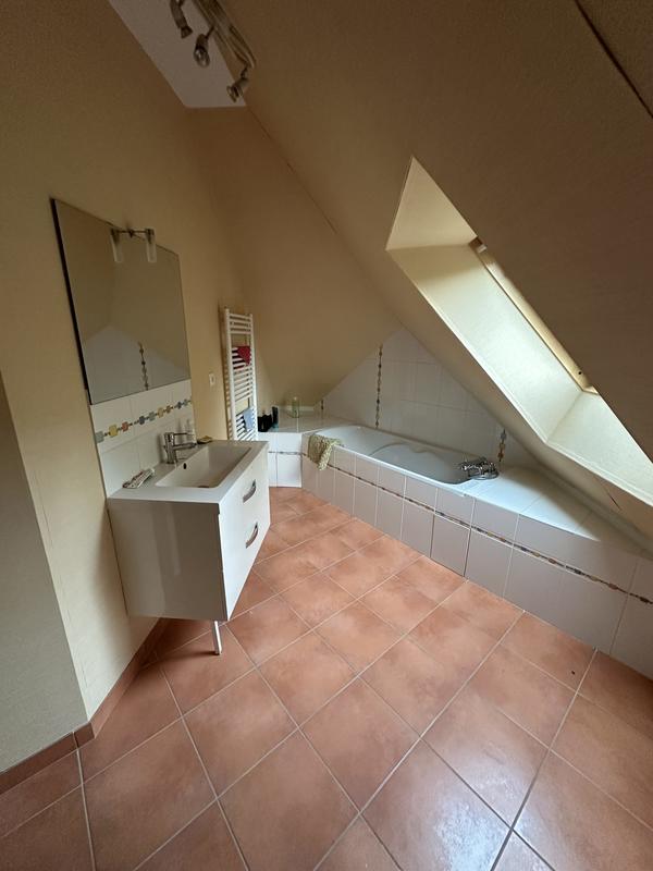 Maison - 213 m² - 8 pièces